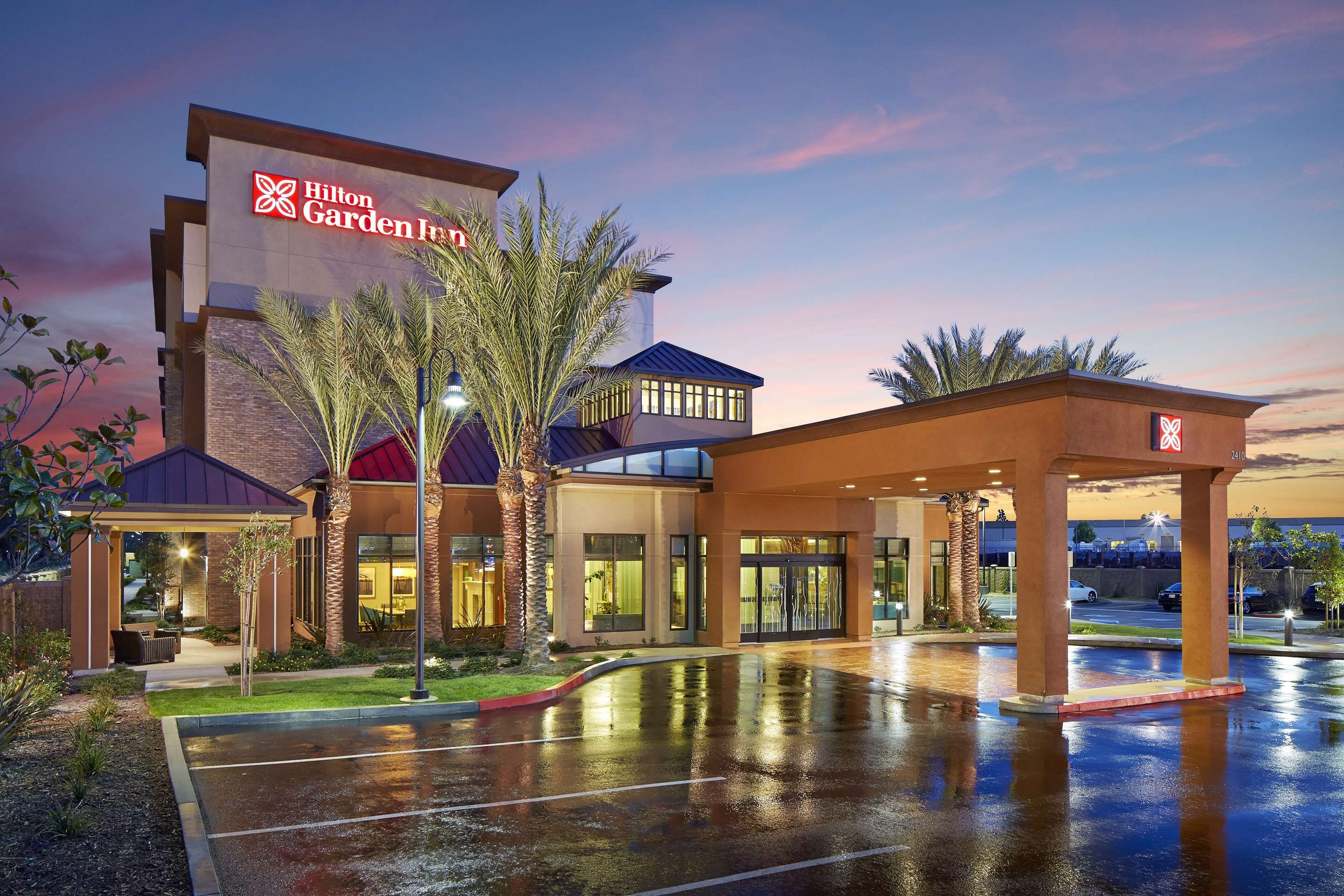 Hilton Garden Inn Los Angeles/Redondo Beach in Redondo Beach, the United  States from C$ 130: Deals, Reviews, Photos | momondo