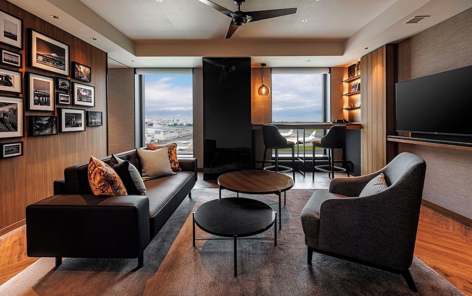 Lounge Photo