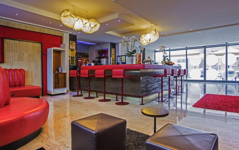 Lounge Photo