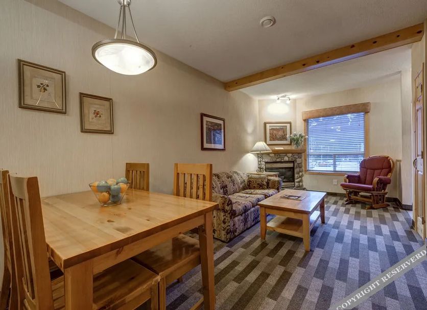 Dining room Photo